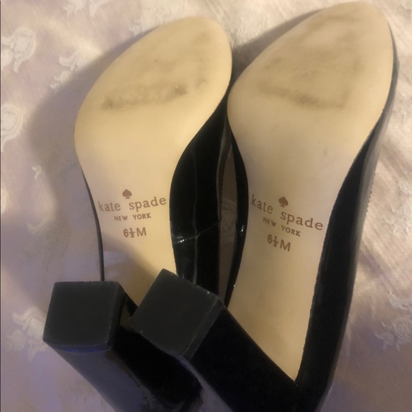 Kate Spade New York Zaria Black Patent Leather Flower Pumps Size 6.5 - Picture 9 of 9